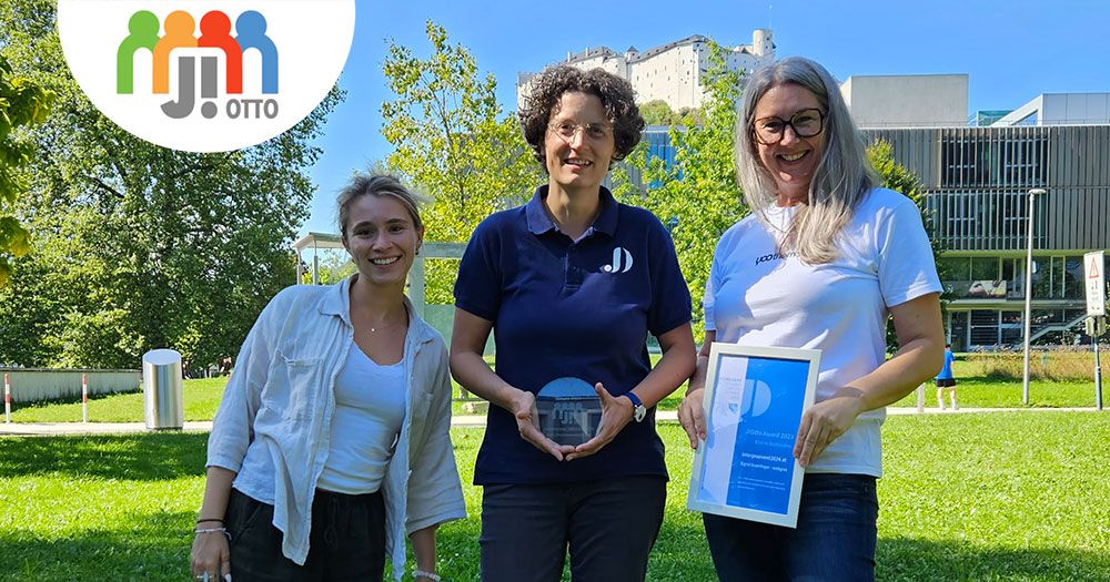 Team webgras mit der JOtto Trophäe